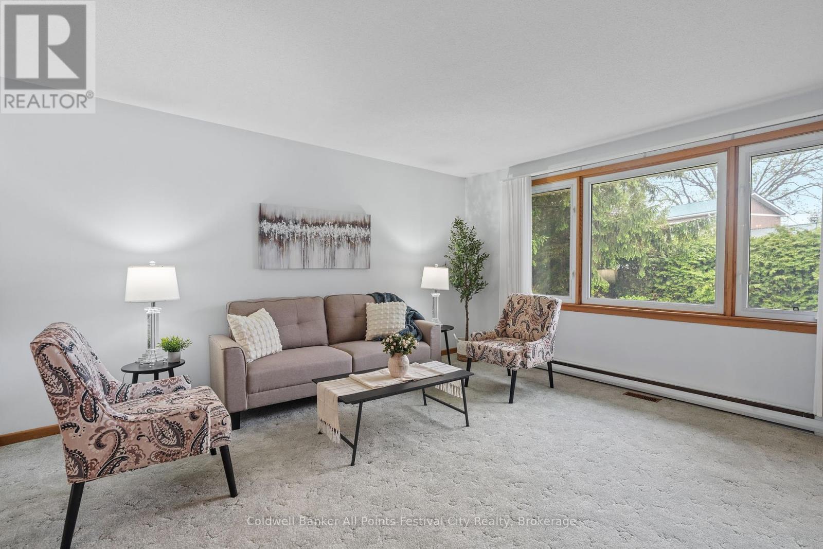 4 Suncoast Drive W, Goderich (Goderich Town), Ontario  N7A 1X1 - Photo 17 - X12165011