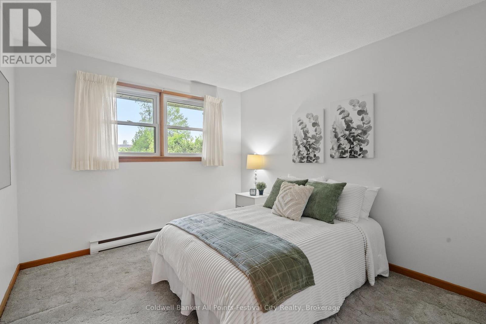 4 Suncoast Drive W, Goderich (Goderich Town), Ontario  N7A 1X1 - Photo 22 - X12165011