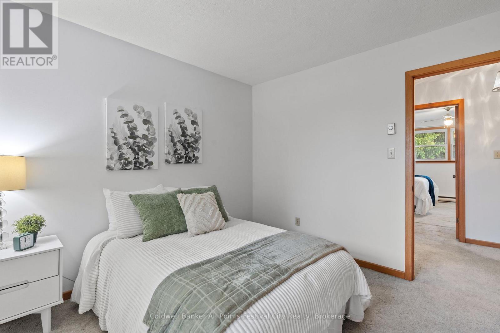 4 Suncoast Drive W, Goderich (Goderich Town), Ontario  N7A 1X1 - Photo 23 - X12165011