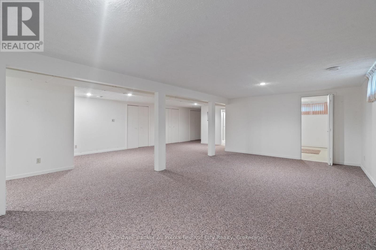 4 Suncoast Drive W, Goderich (Goderich Town), Ontario  N7A 1X1 - Photo 25 - X12165011