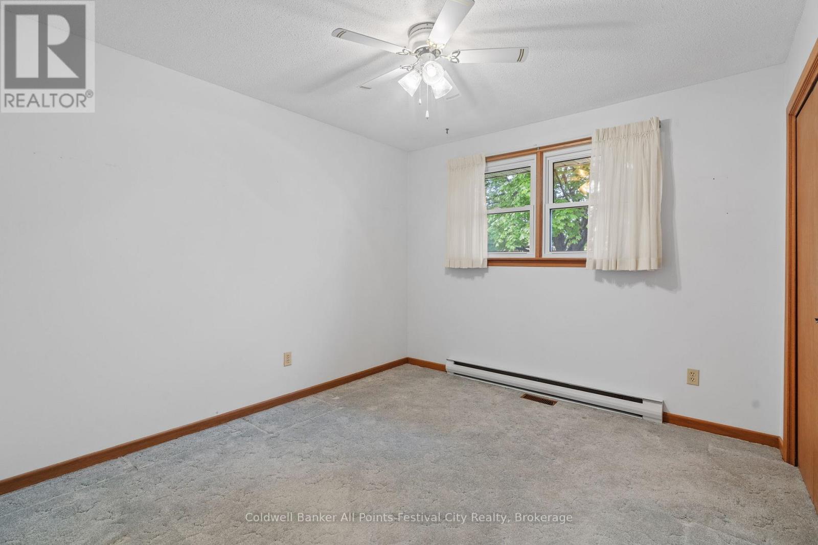 4 Suncoast Drive W, Goderich (Goderich Town), Ontario  N7A 1X1 - Photo 29 - X12165011