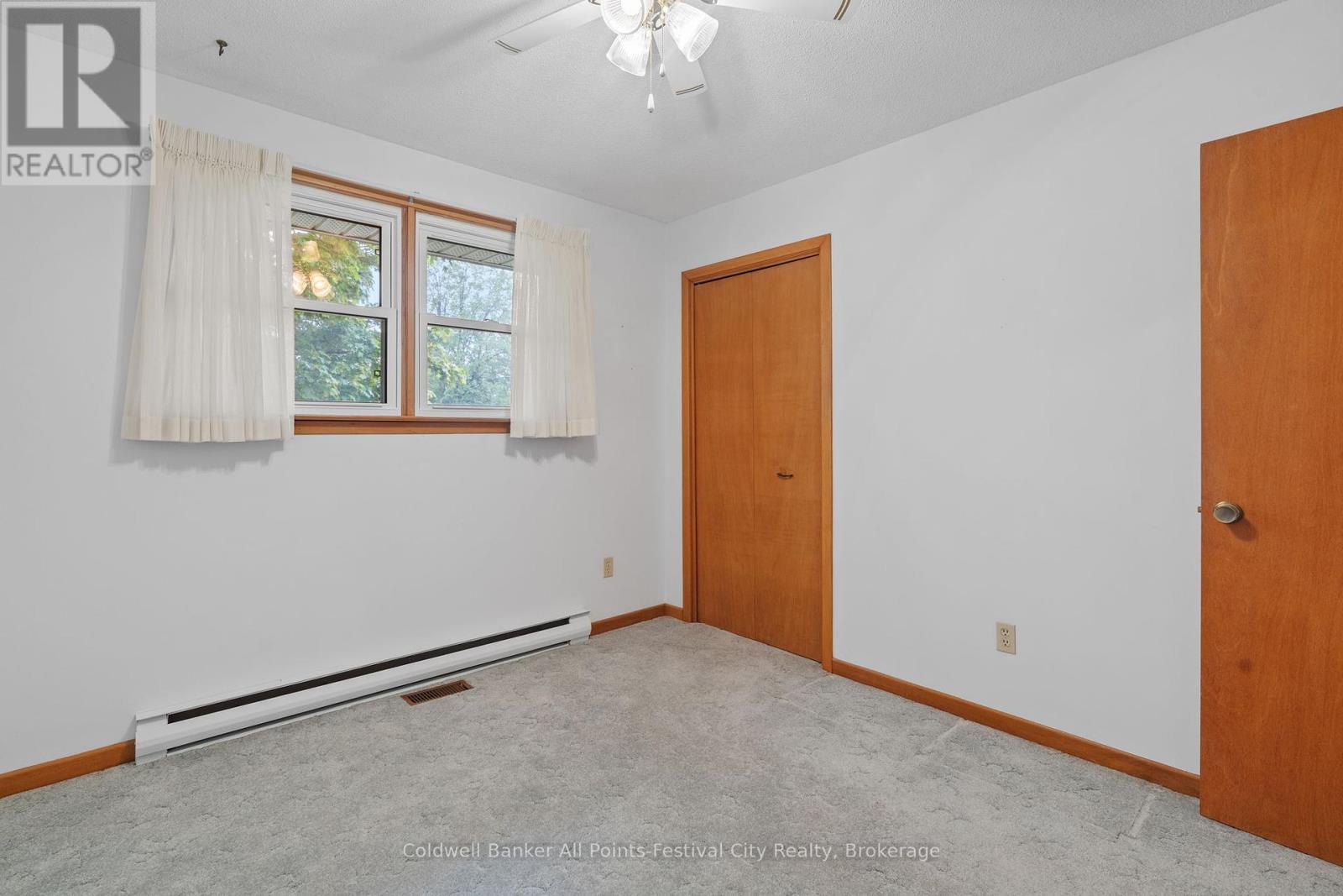 4 Suncoast Drive W, Goderich (Goderich Town), Ontario  N7A 1X1 - Photo 30 - X12165011