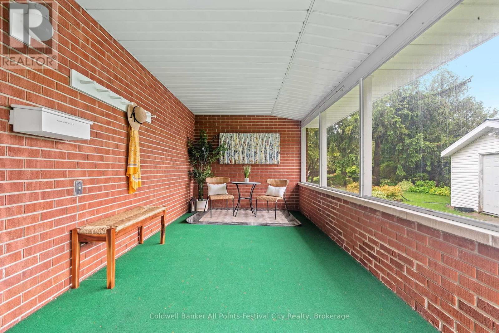 4 Suncoast Drive W, Goderich (Goderich Town), Ontario  N7A 1X1 - Photo 35 - X12165011