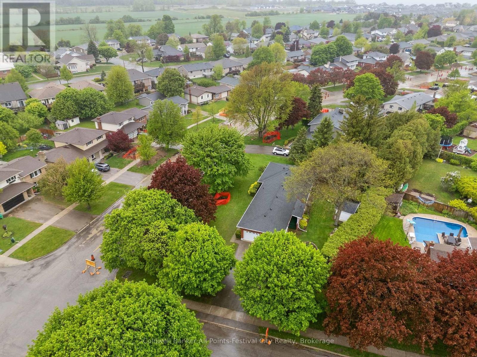 4 Suncoast Drive W, Goderich (Goderich Town), Ontario  N7A 1X1 - Photo 45 - X12165011