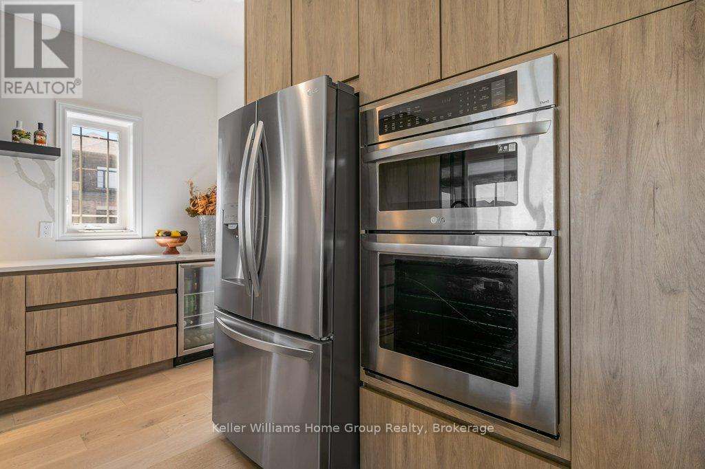 48 Macalister Boulevard, Guelph (Kortright East), Ontario  N1G 0G6 - Photo 14 - X12165070
