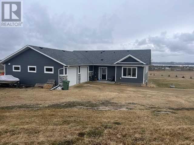 137 Bruhn Boulevard, Rural Ponoka County, Alberta  T0C 2J0 - Photo 6 - A2195736
