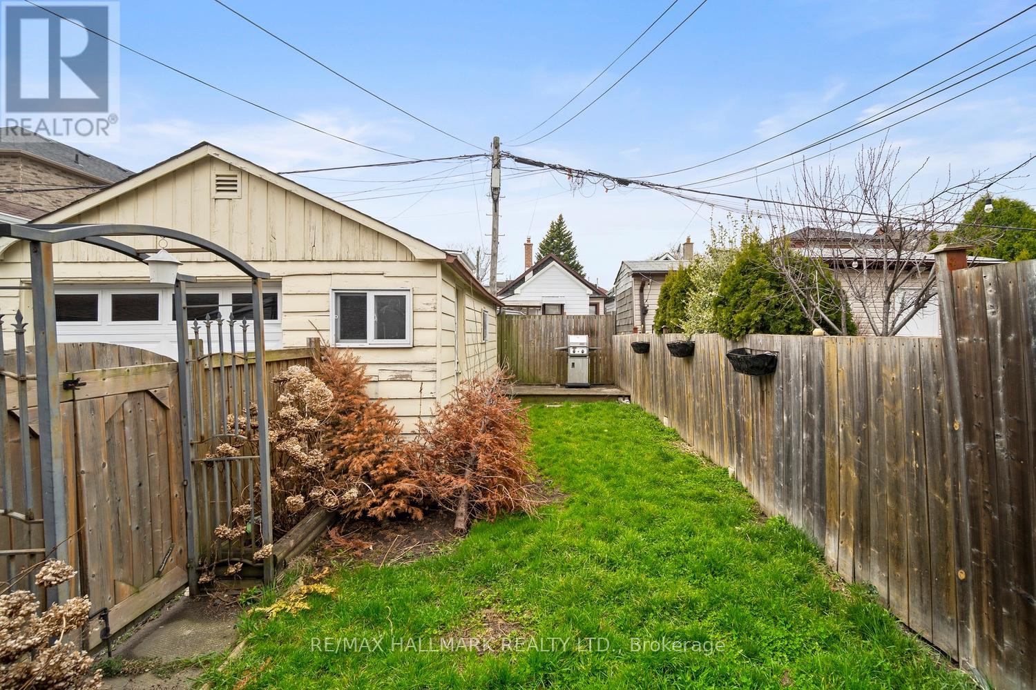 72 Gray Avenue, Toronto (Rockcliffe-Smythe), Ontario  M6N 4S8 - Photo 22 - W12160910