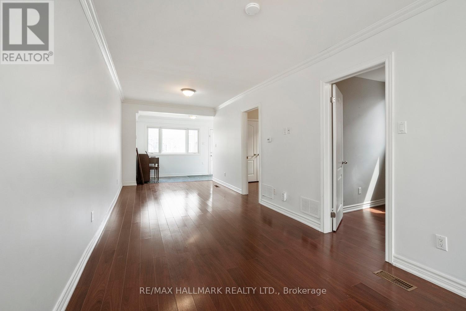 72 Gray Avenue, Toronto (Rockcliffe-Smythe), Ontario  M6N 4S8 - Photo 6 - W12160910