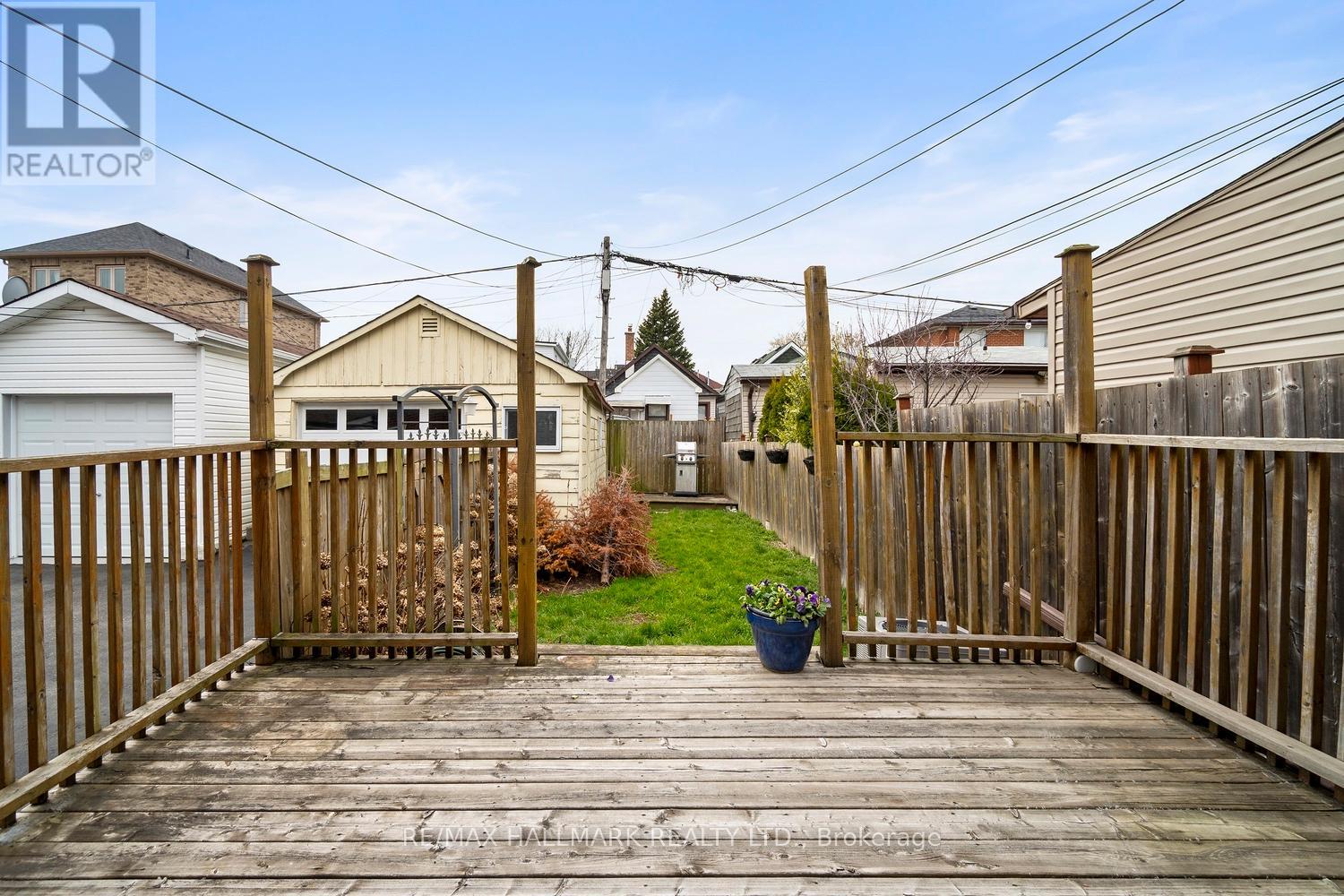 72 Gray Avenue, Toronto (Rockcliffe-Smythe), Ontario  M6N 4S8 - Photo 21 - W12160910