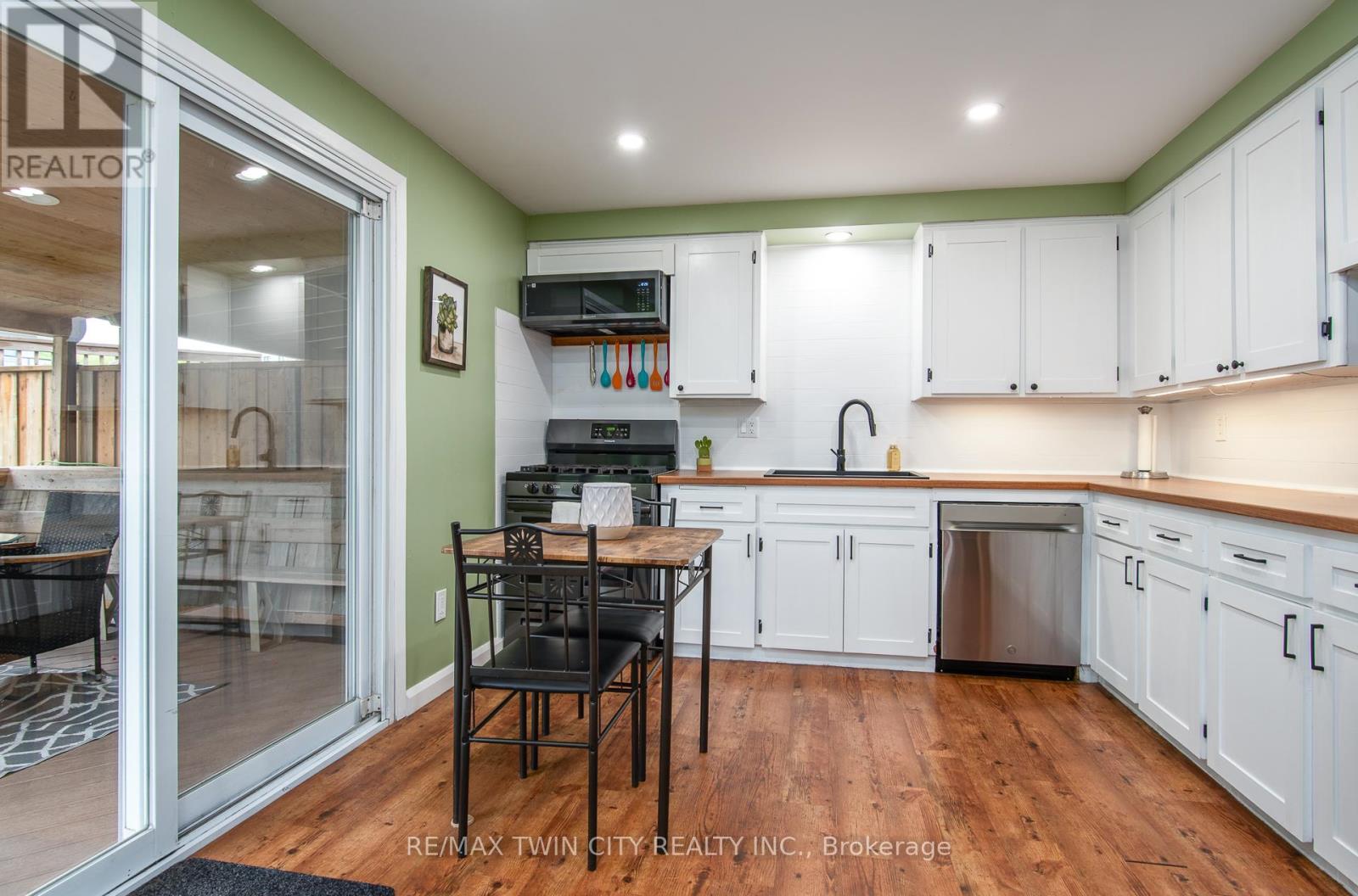 109 Selkirk Drive, Kitchener, Ontario  N2E 1M5 - Photo 25 - X12164770
