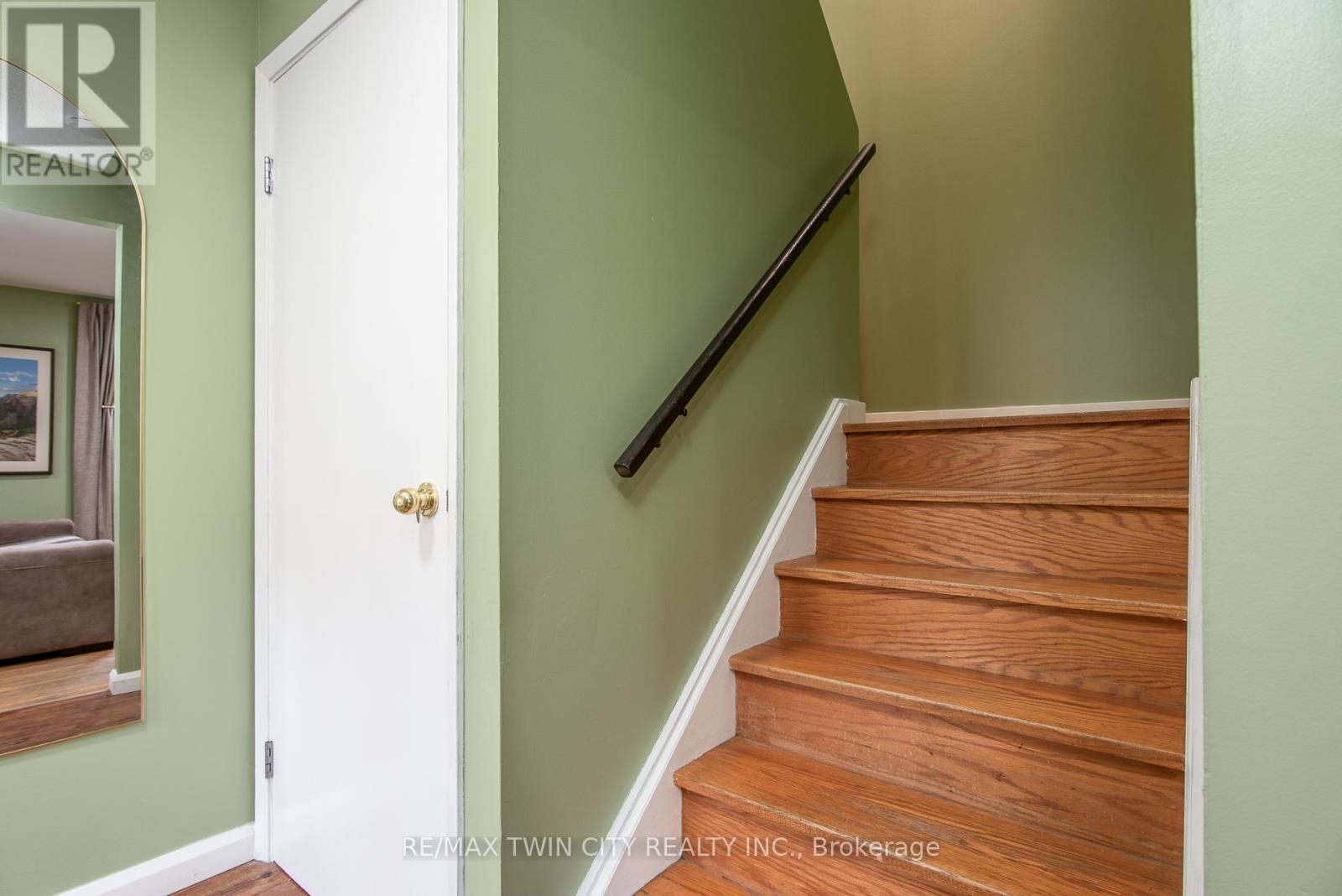109 Selkirk Drive, Kitchener, Ontario  N2E 1M5 - Photo 32 - X12164770