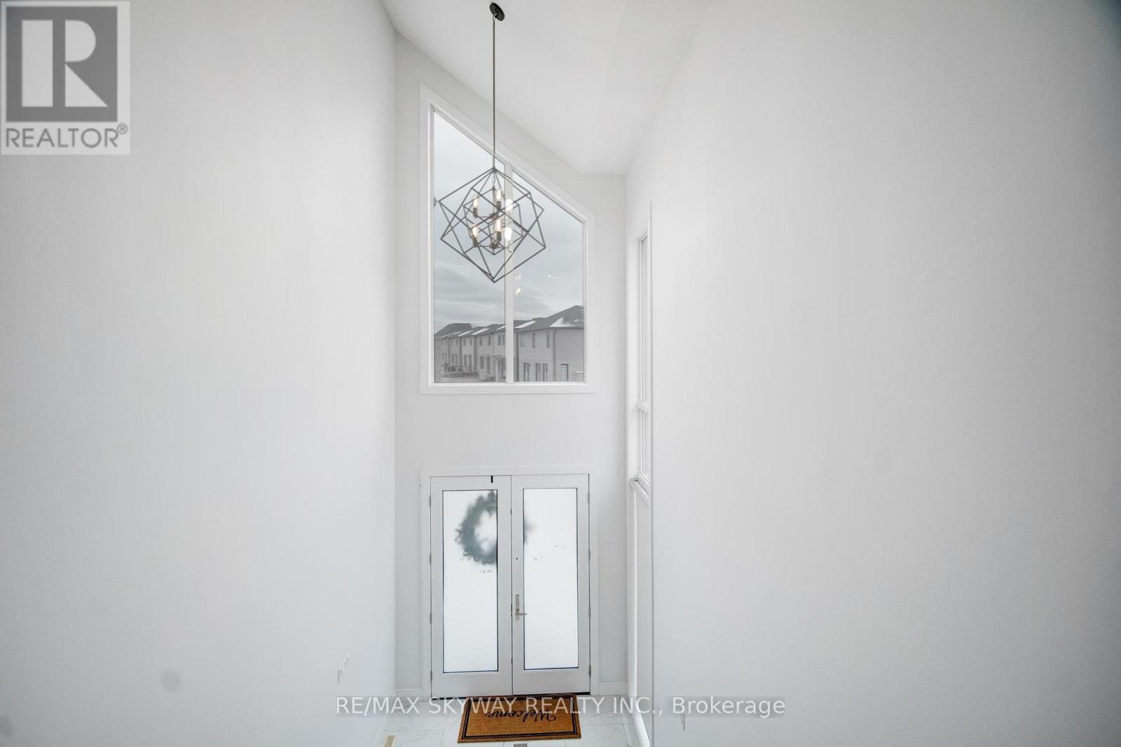 Photo 17 of 39 for 3314 David Milne Way W