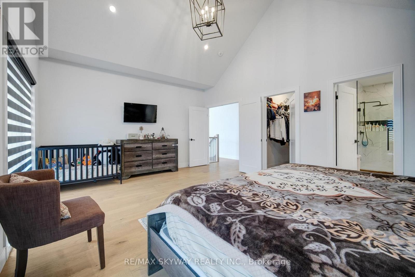 Photo 19 of 39 for 3314 David Milne Way W
