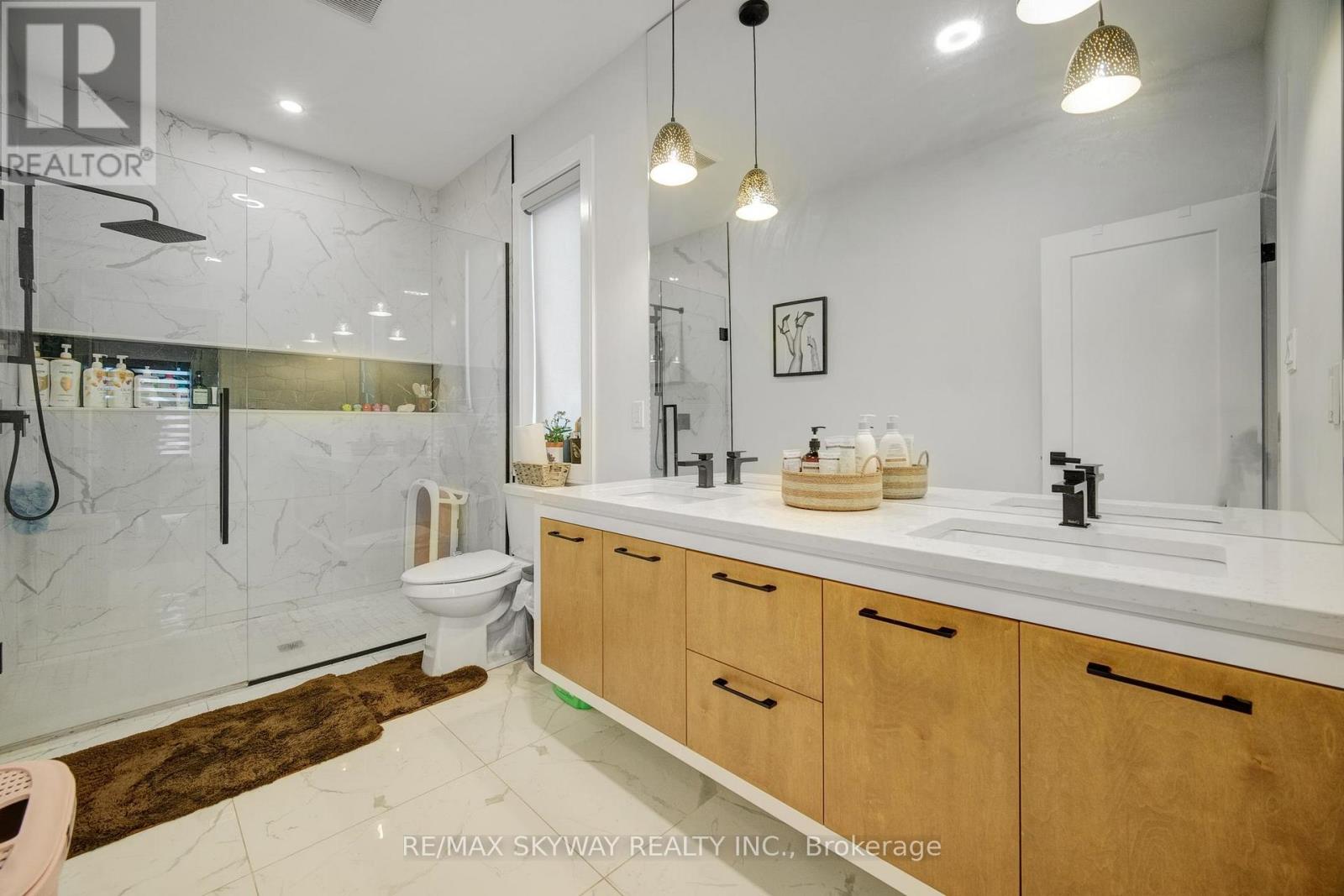 Photo 21 of 39 for 3314 David Milne Way W