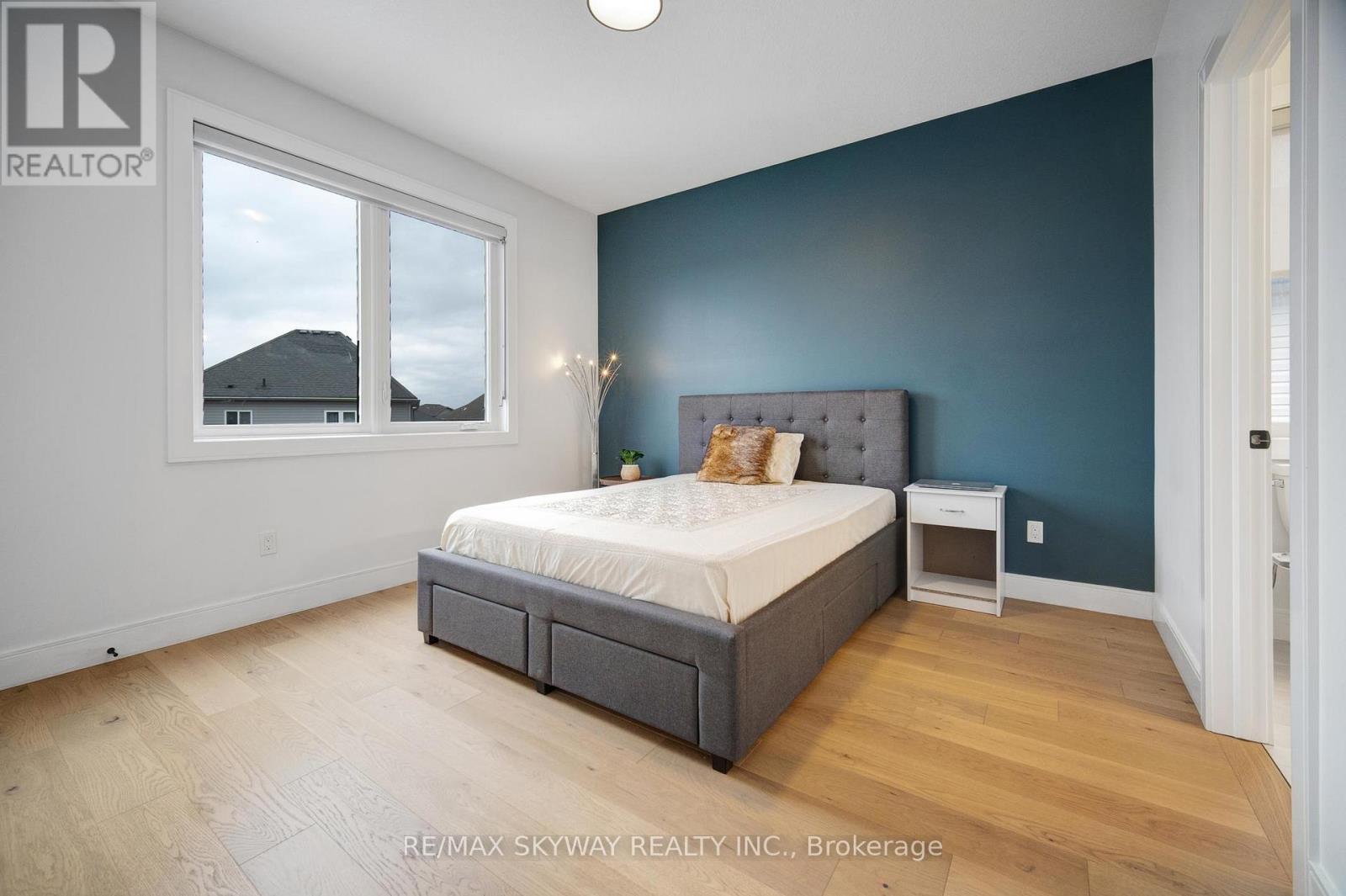Photo 25 of 39 for 3314 David Milne Way W