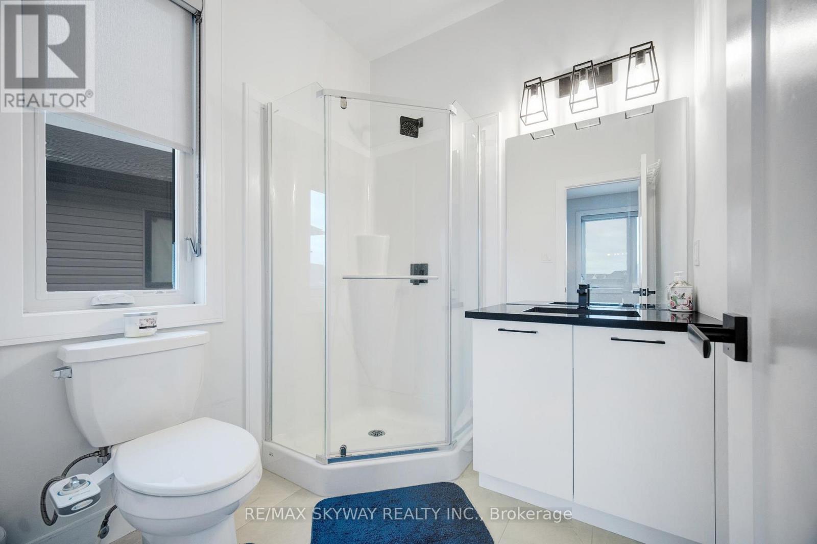 Photo 28 of 39 for 3314 David Milne Way W