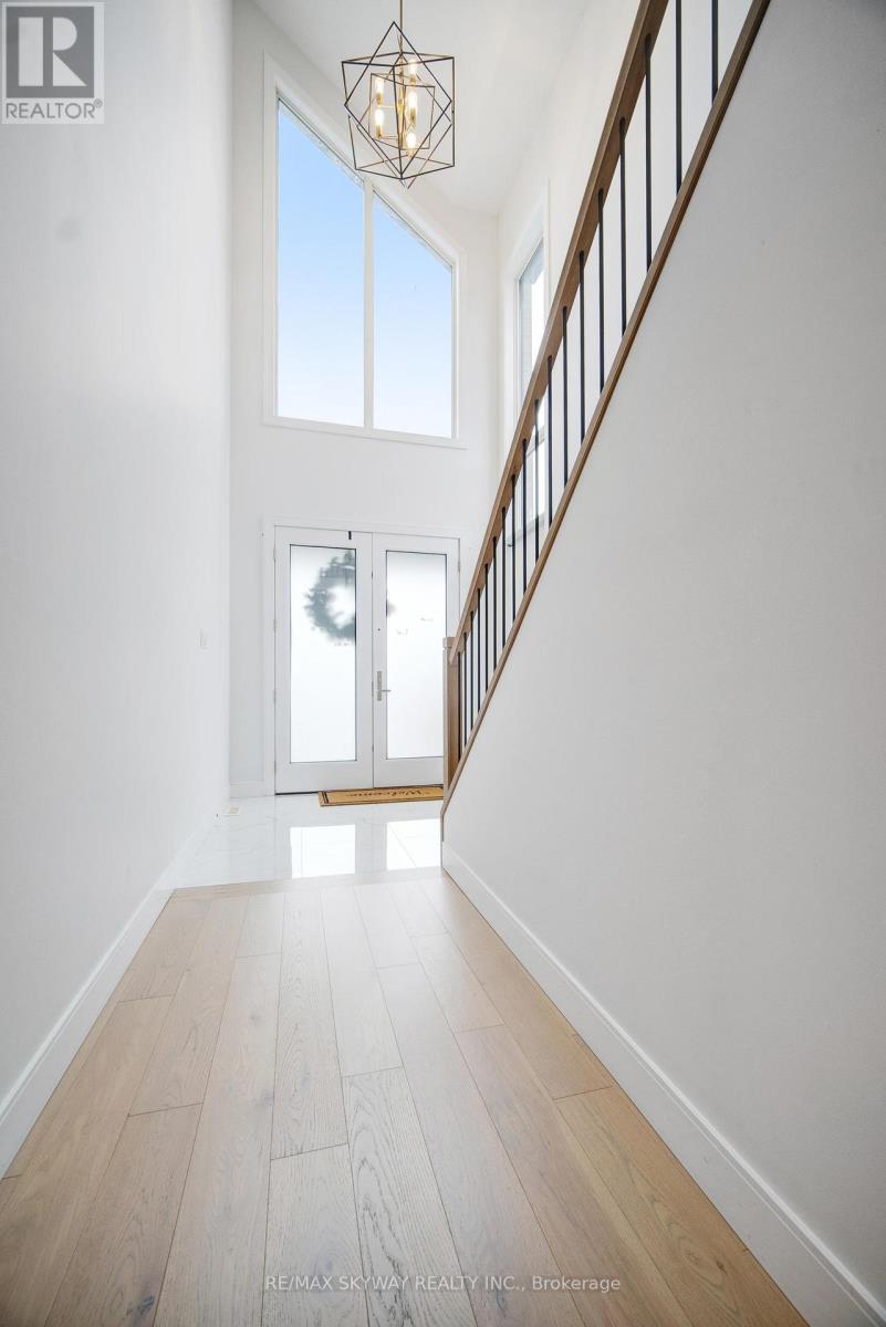 Photo 3 of 39 for 3314 David Milne Way W