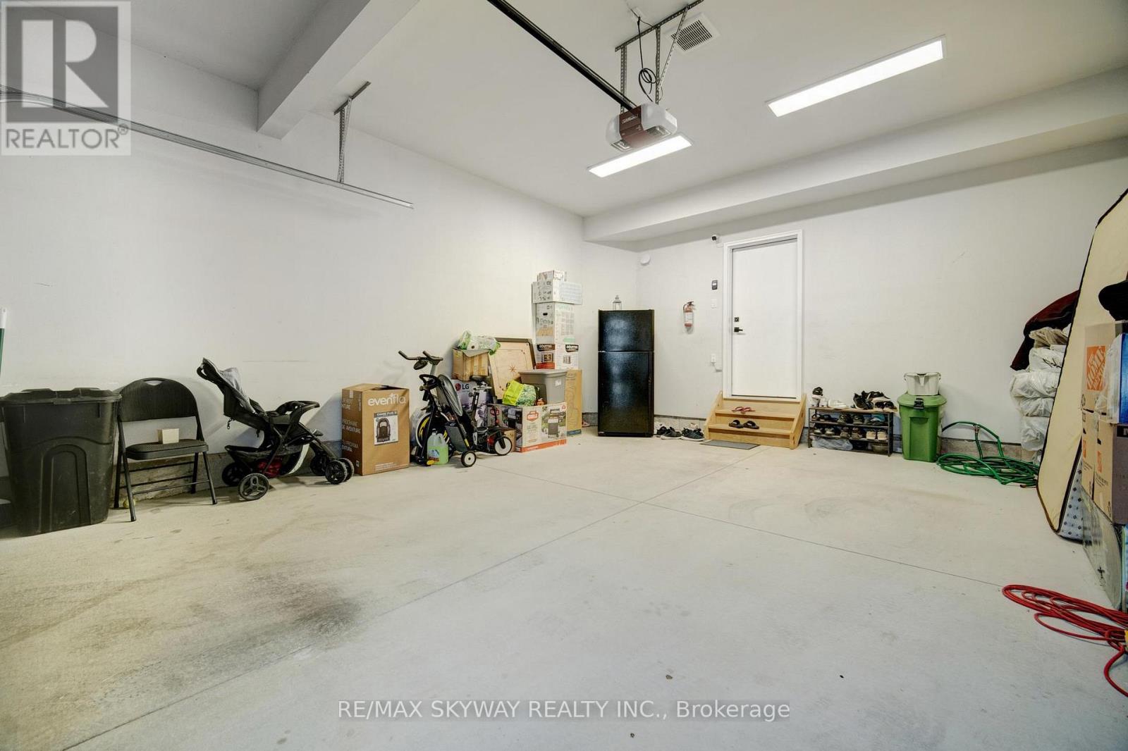 Photo 30 of 39 for 3314 David Milne Way W