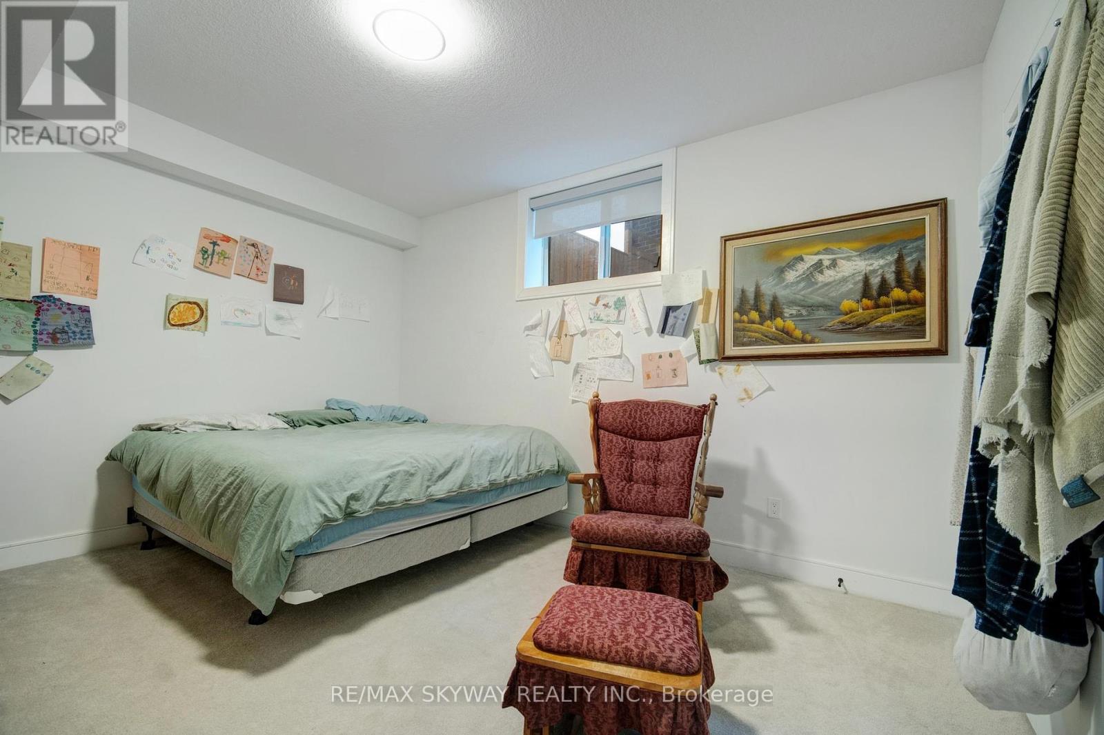 Photo 35 of 39 for 3314 David Milne Way W