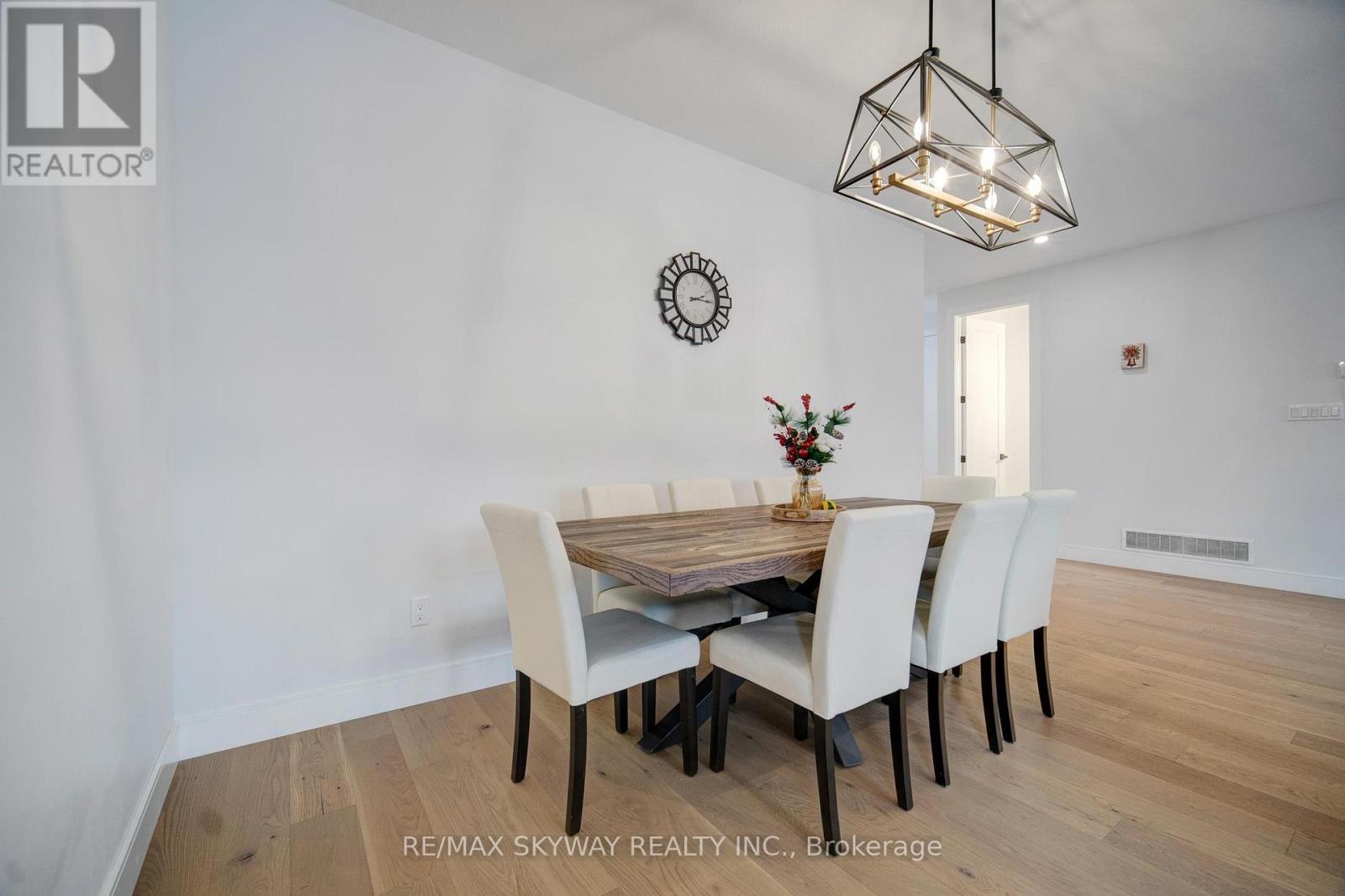 Photo 7 of 39 for 3314 David Milne Way W