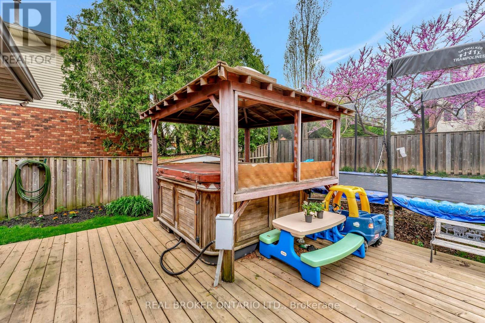 52 Beckett Drive, Brantford, Ontario  N3T 6G2 - Photo 48 - X12164852