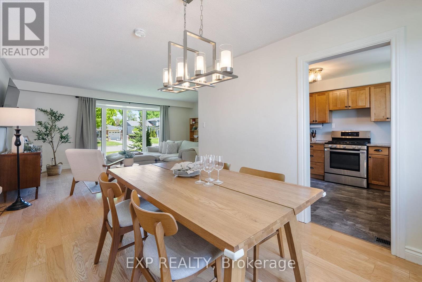 39 Bayview Crescent, Cobourg, Ontario  K9A 4C5 - Photo 10 - X12165068