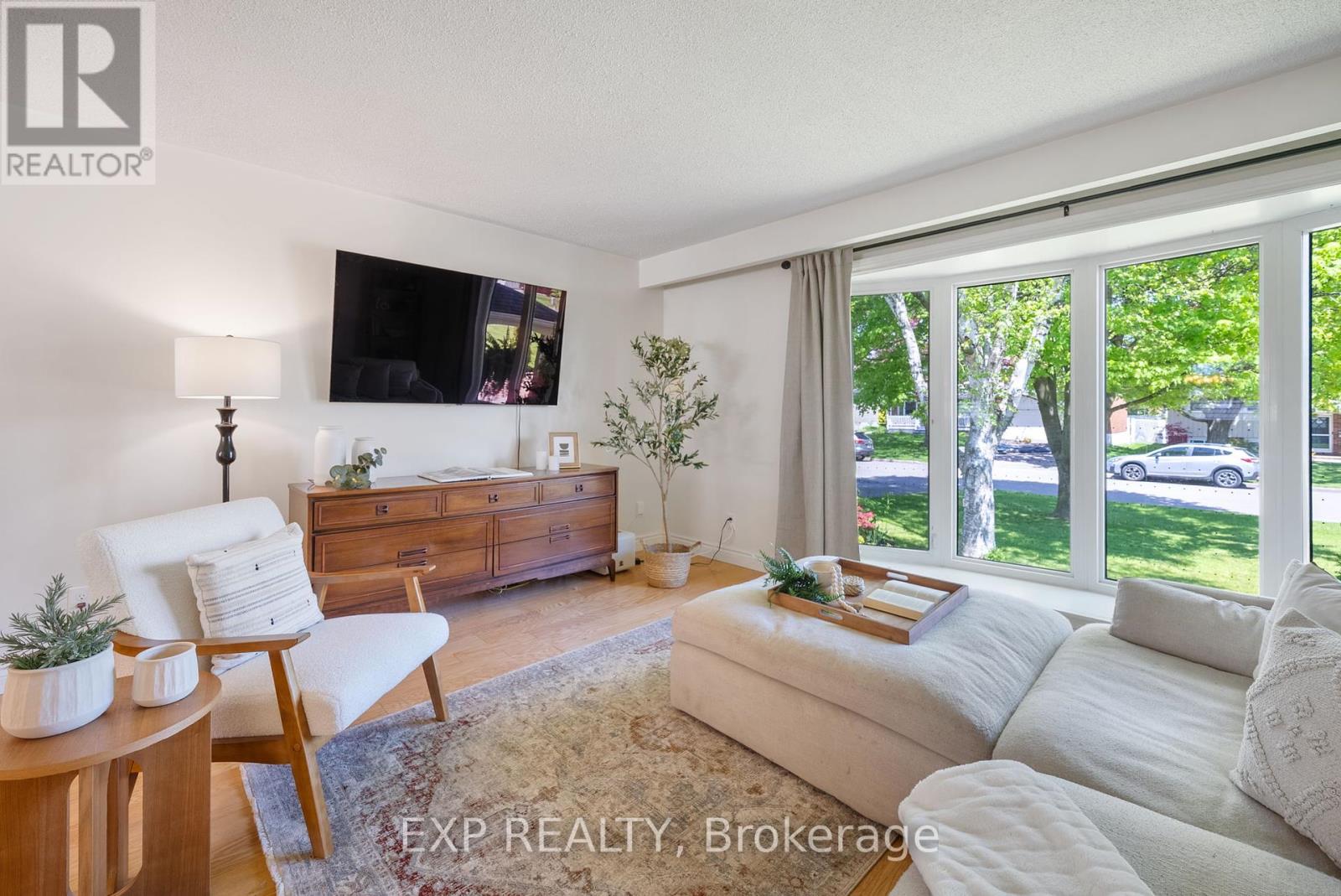 39 Bayview Crescent, Cobourg, Ontario  K9A 4C5 - Photo 8 - X12165068