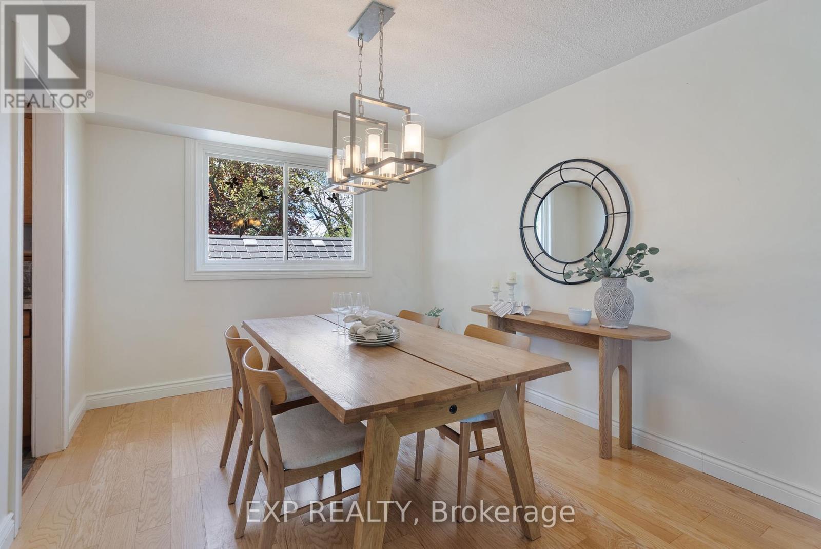 39 Bayview Crescent, Cobourg, Ontario  K9A 4C5 - Photo 9 - X12165068