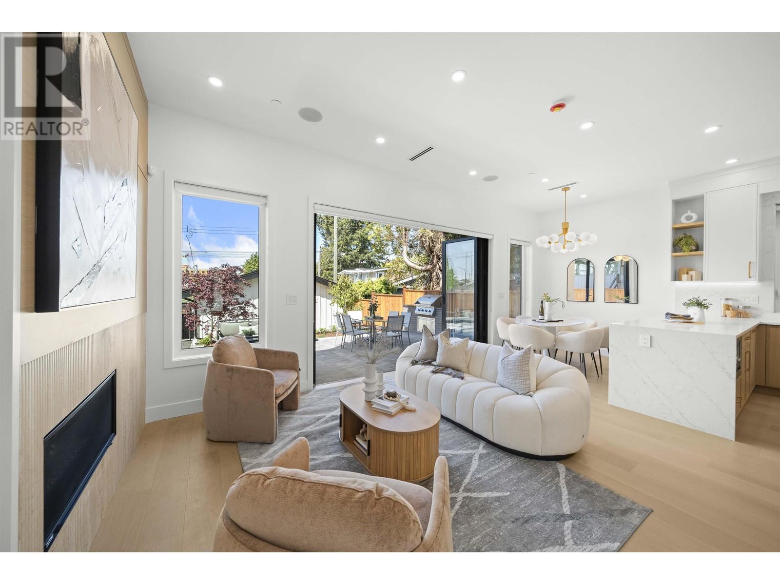 Property at 2 6461 E PRINCE EDWARD STREET image 3