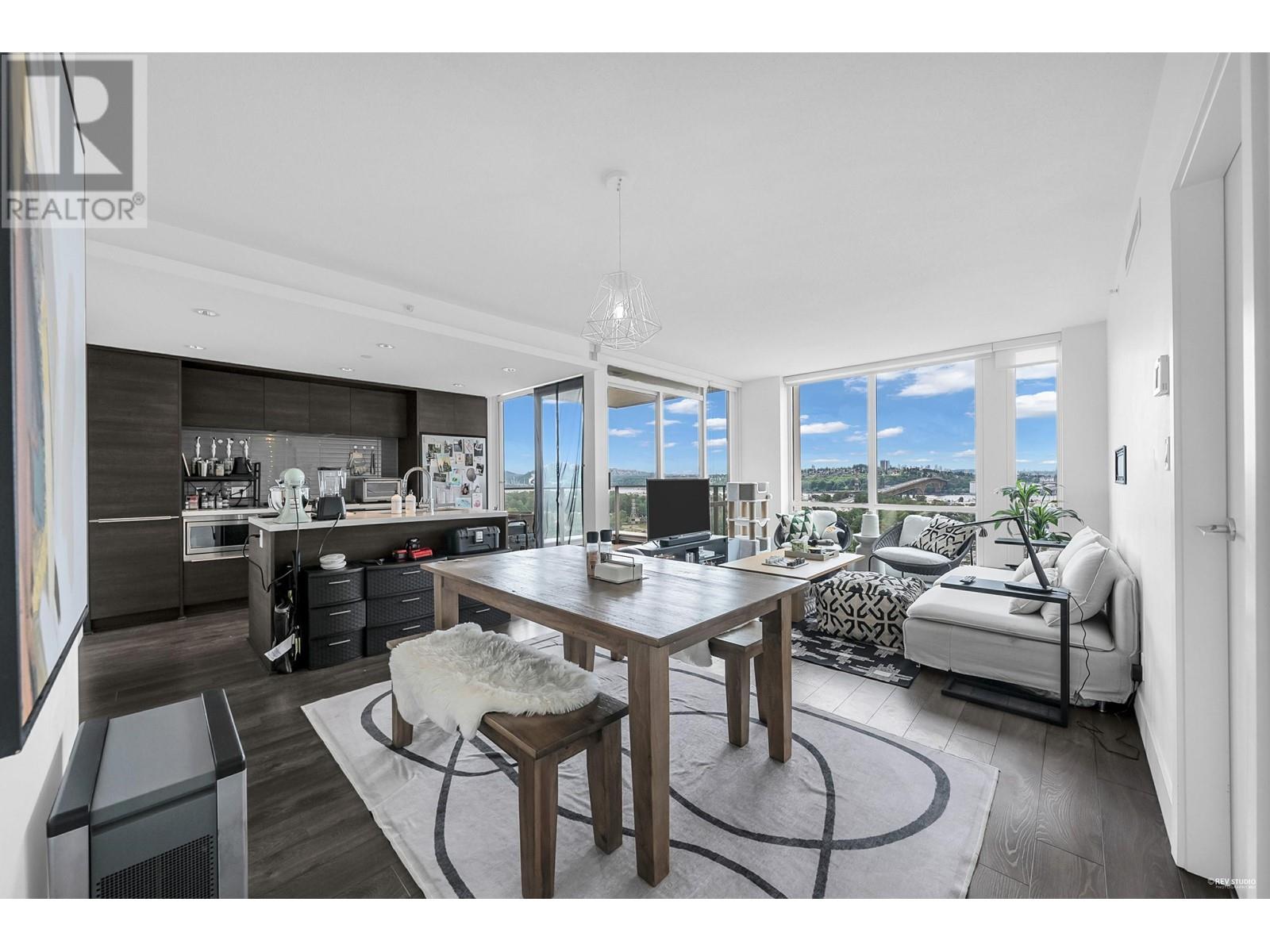 2104 1550 FERN STREET, North Vancouver, British Columbia
