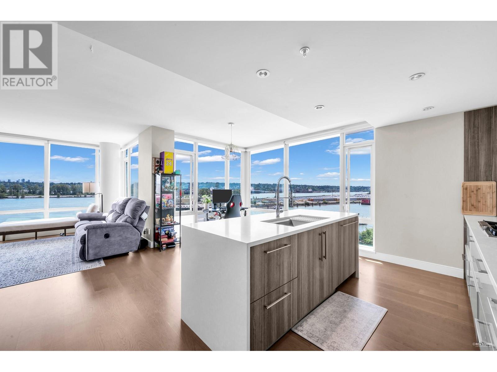 808 210 SALTER STREET, new westminster, British Columbia V3M0J9