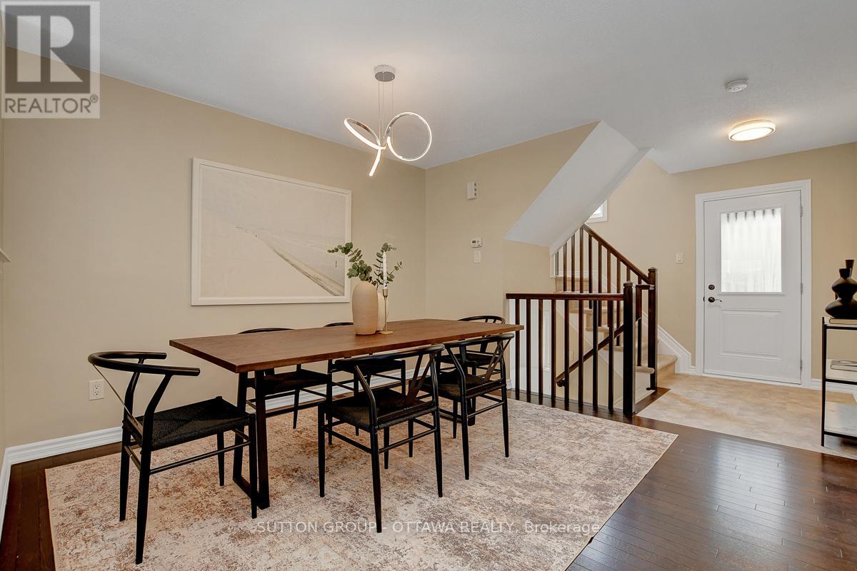 460 Meadowhawk Crescent, Ottawa, Ontario  K2J 5W8 - Photo 10 - X12164931