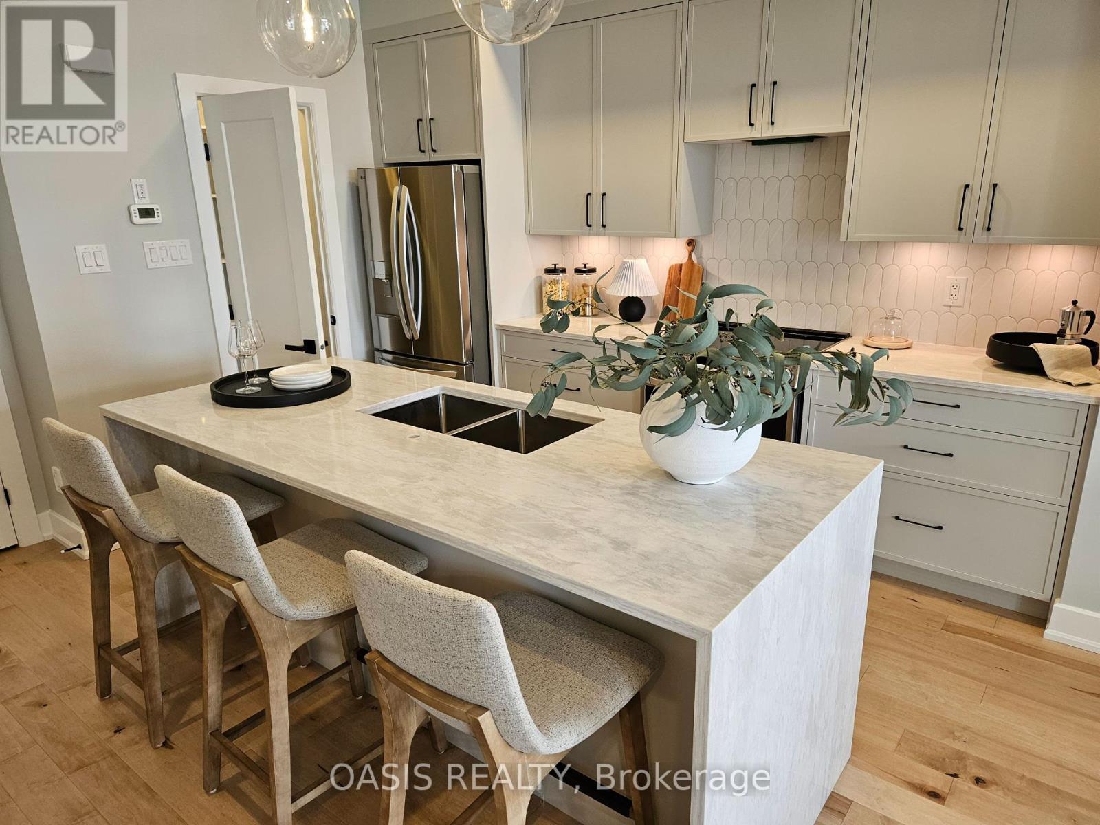 81 Rawah Private, Ottawa, Ontario  K2S 3E2 - Photo 9 - X12165033