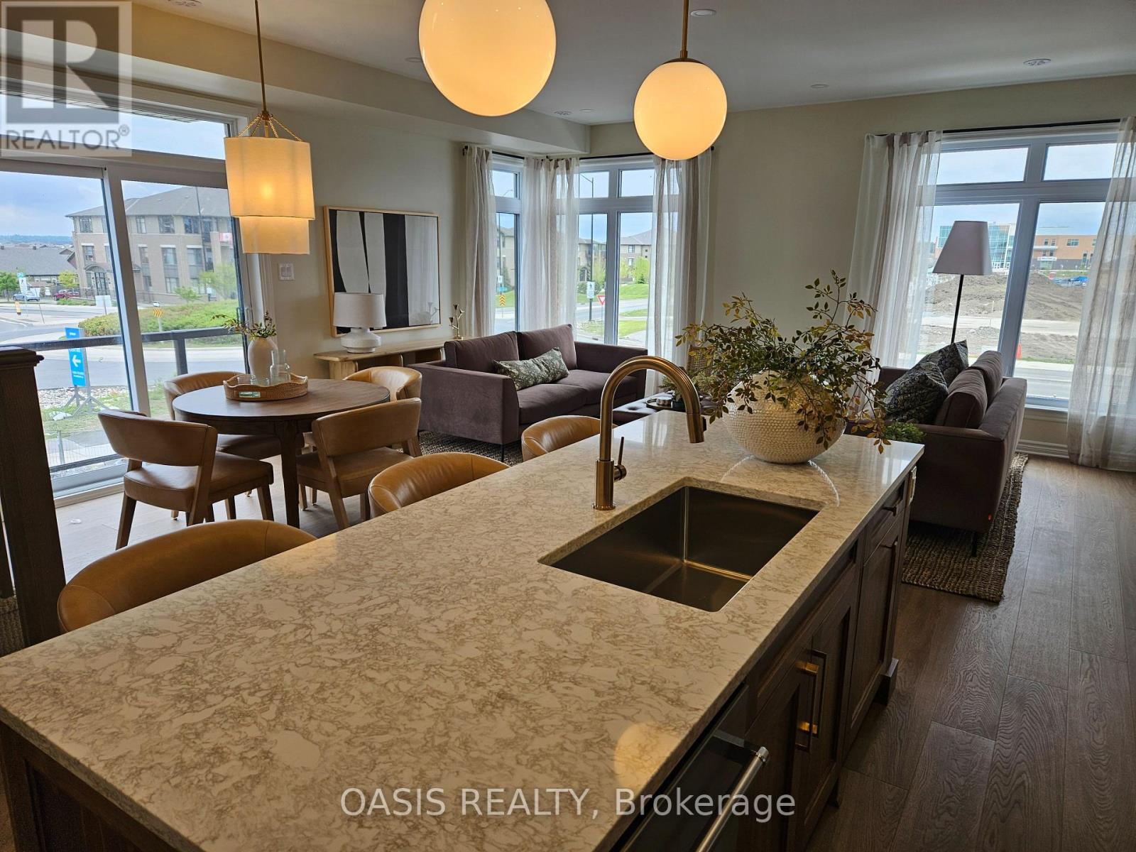 83 Rawah Private, Ottawa, Ontario  K2S 3E2 - Photo 6 - X12165038