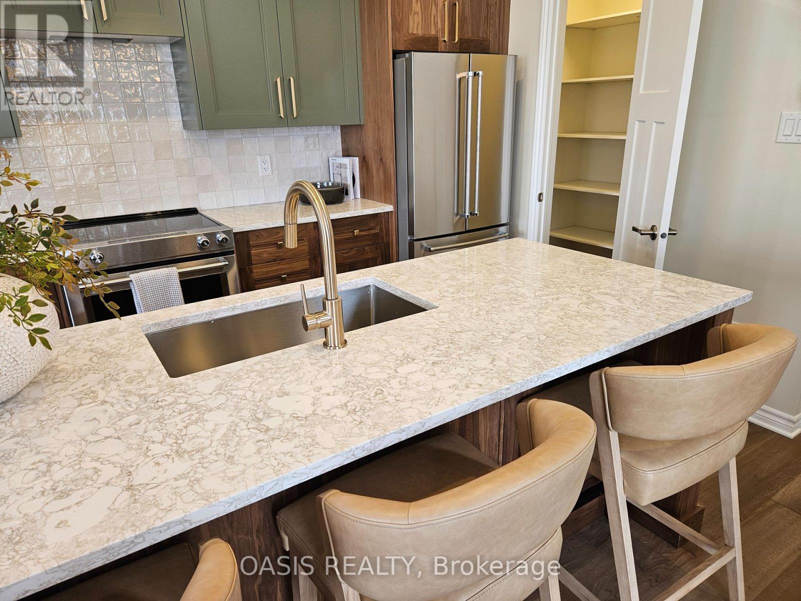 83 Rawah Private, Ottawa, Ontario  K2S 3E2 - Photo 7 - X12165038