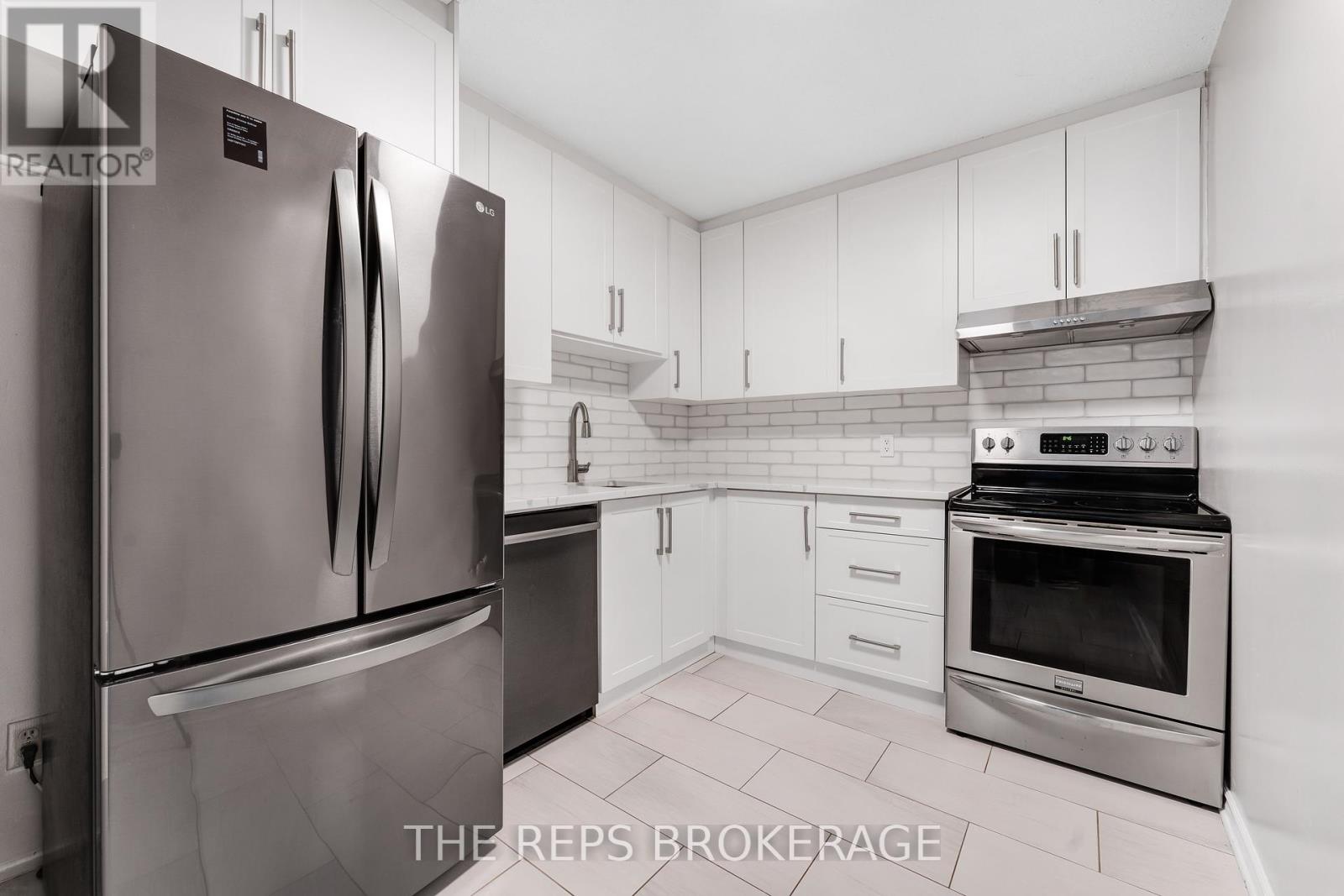 2001 - 900 Dynes Road, Ottawa, Ontario  K2C 3L6 - Photo 4 - X12165056