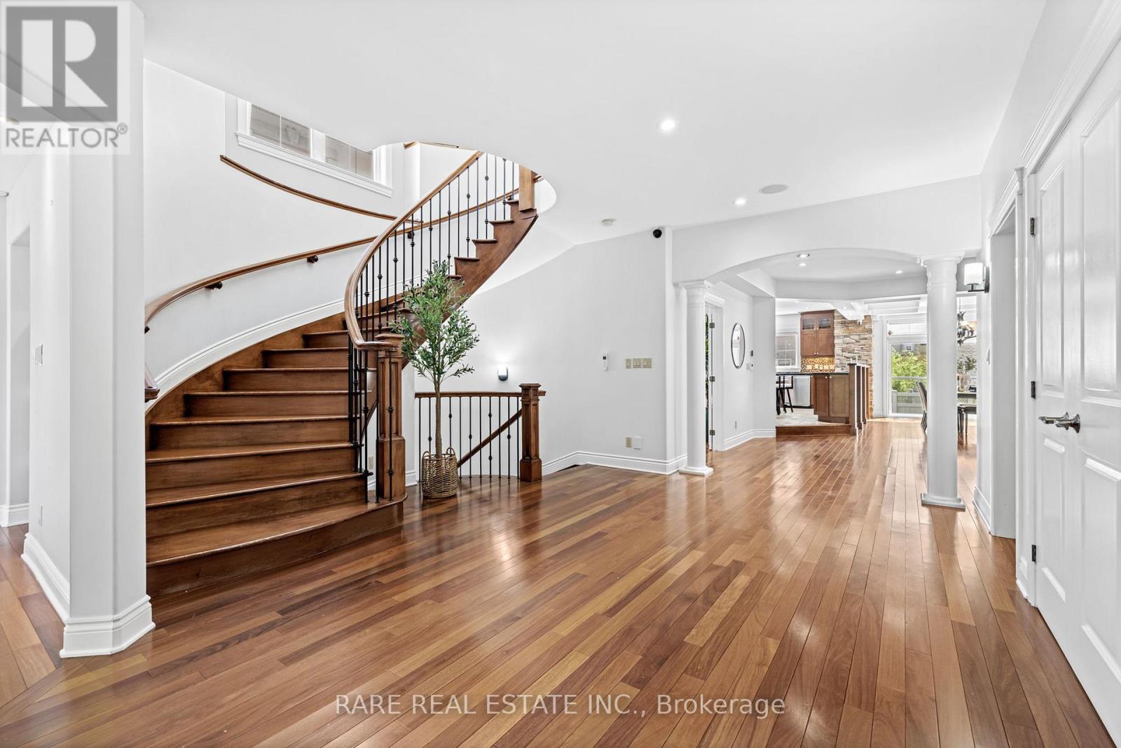 518 Kochar Drive, Ottawa, Ontario  K2C 4H3 - Photo 6 - X12165066