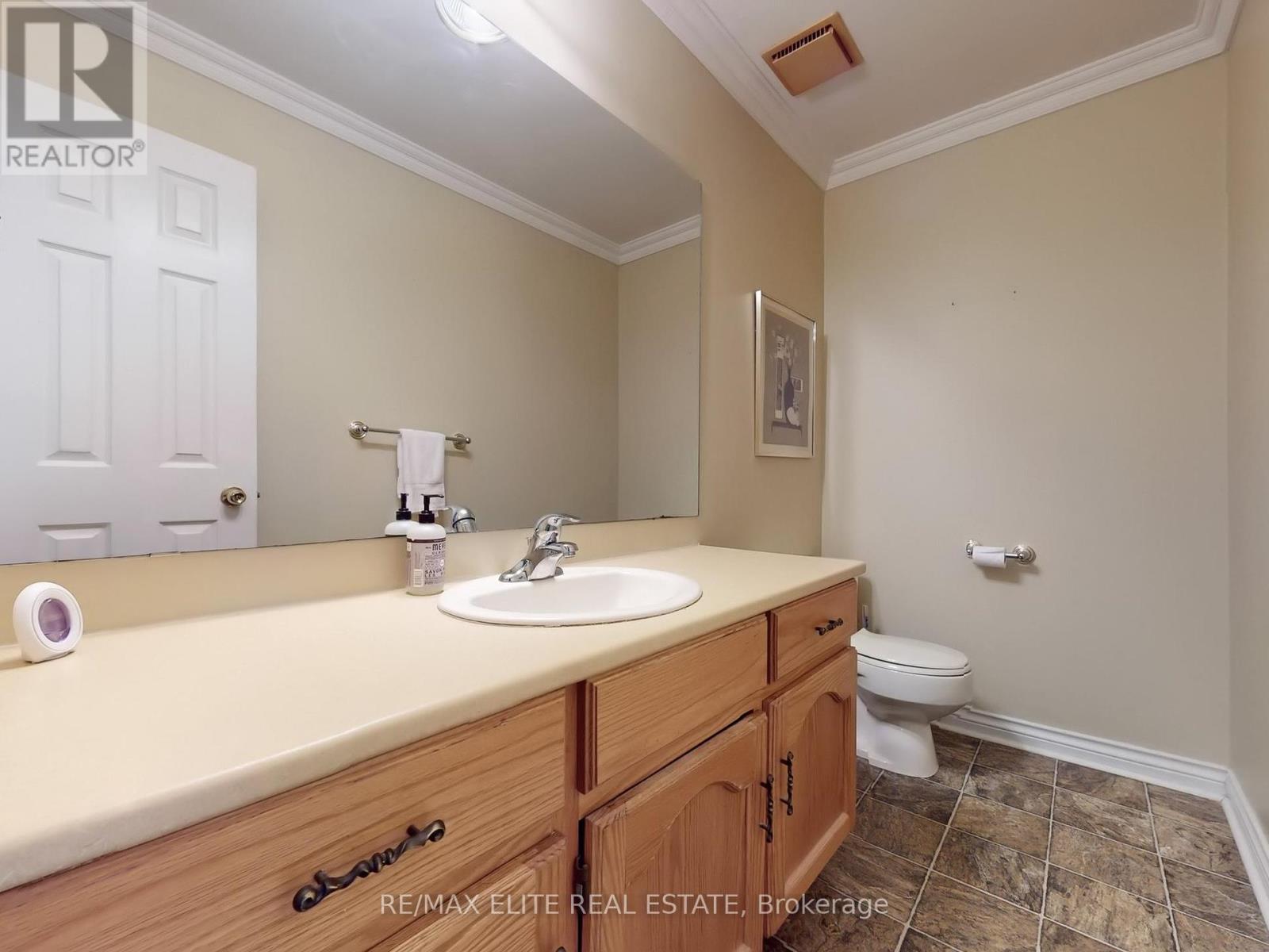 30 Cynthia Crescent, Richmond Hill, Ontario  L4E 2P8 - Photo 16 - N12136925