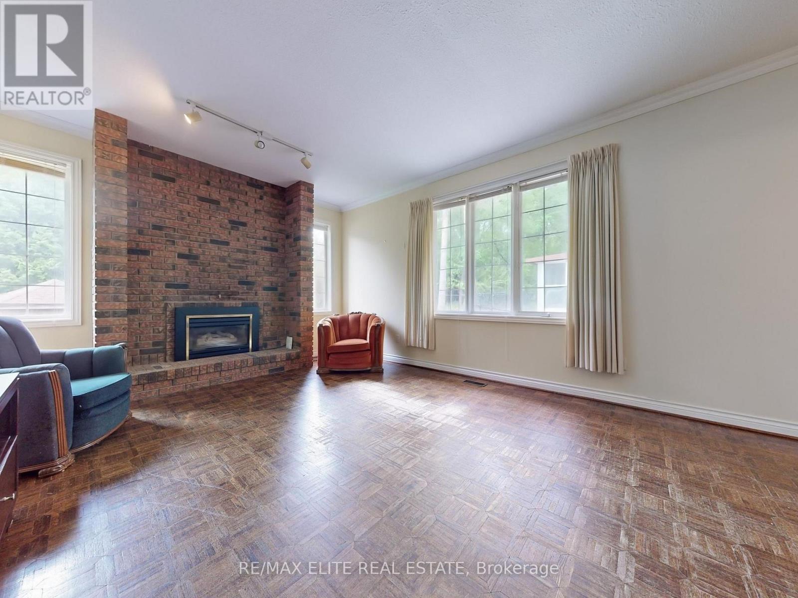 30 Cynthia Crescent, Richmond Hill, Ontario  L4E 2P8 - Photo 12 - N12136925