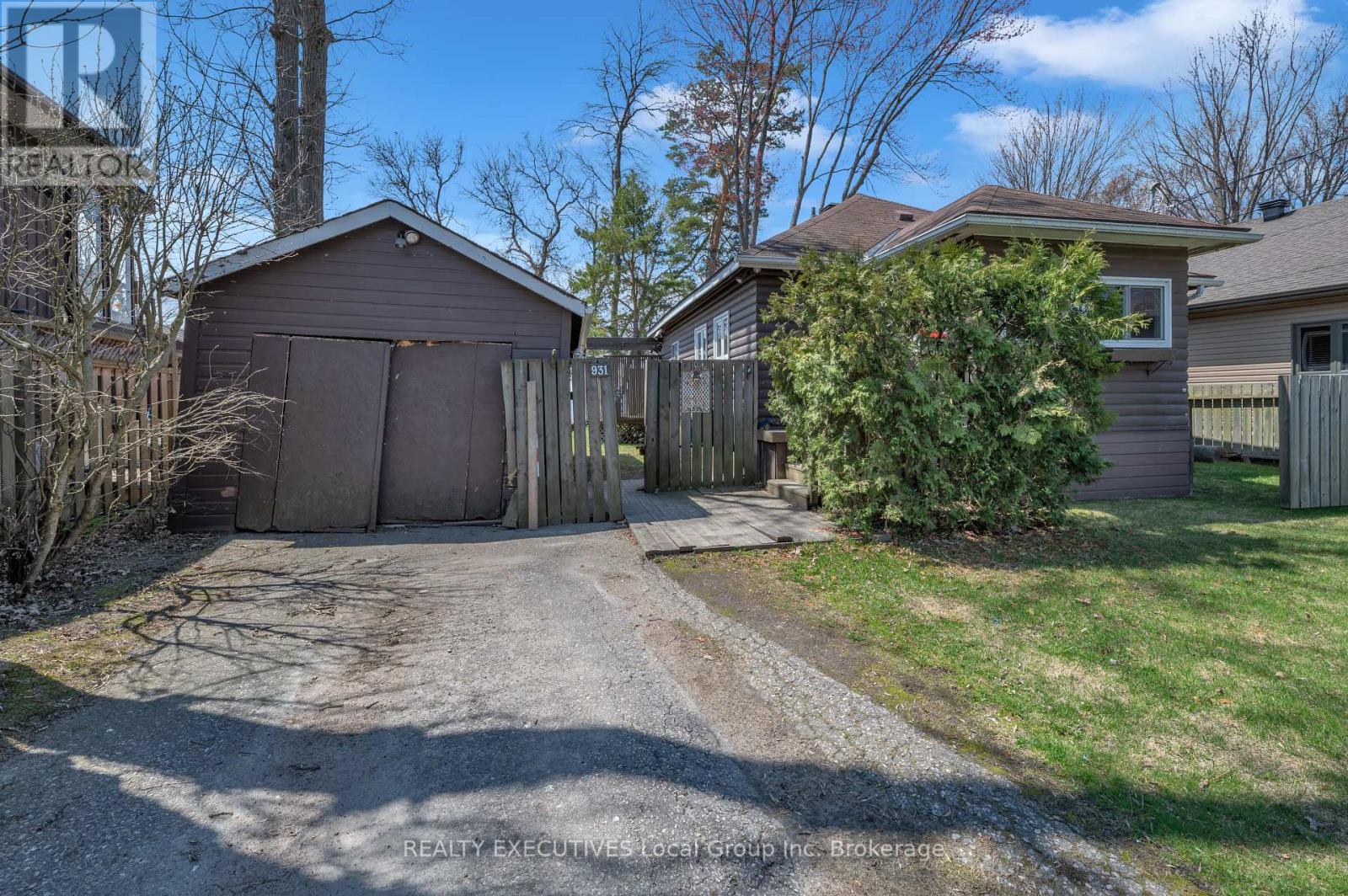 931 Premier Road, North Bay, Ontario  P1A 2H7 - Photo 12 - X12164916