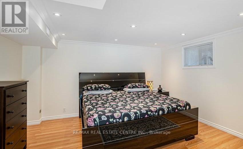 5513 Turney Drive, Mississauga, Ontario  L5M 1A2 - Photo 7 - W12135482