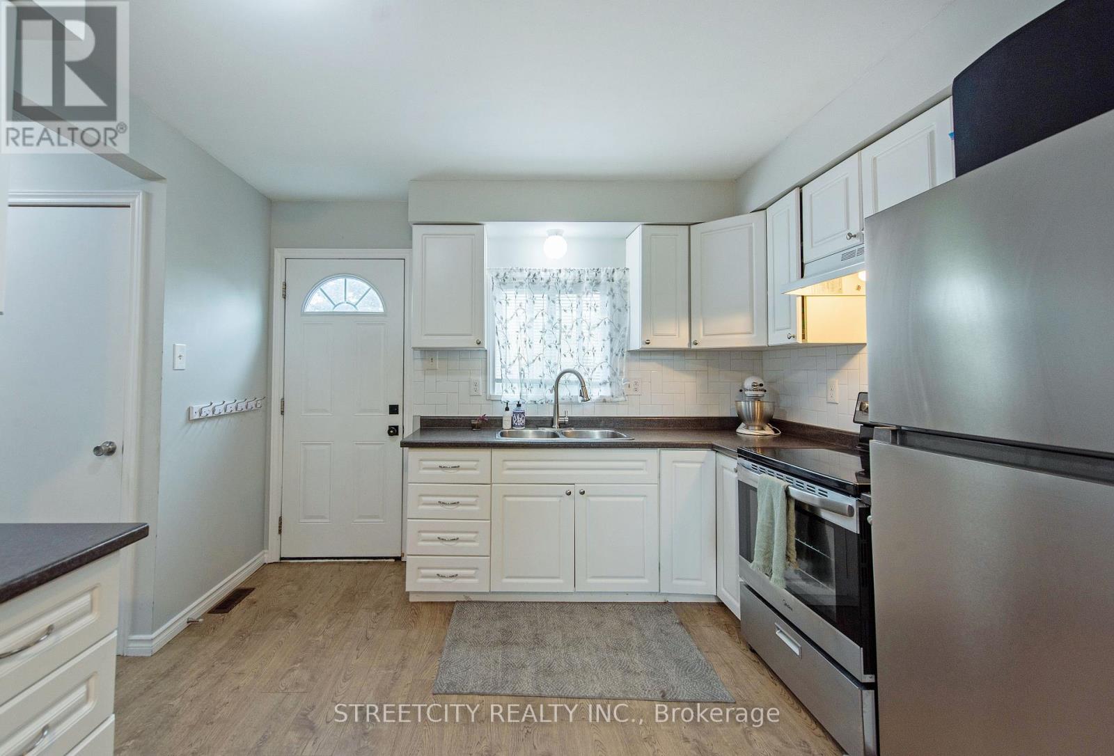 138 Carlyle Drive, London East, Ontario  N5V 3T1 - Photo 19 - X12147202