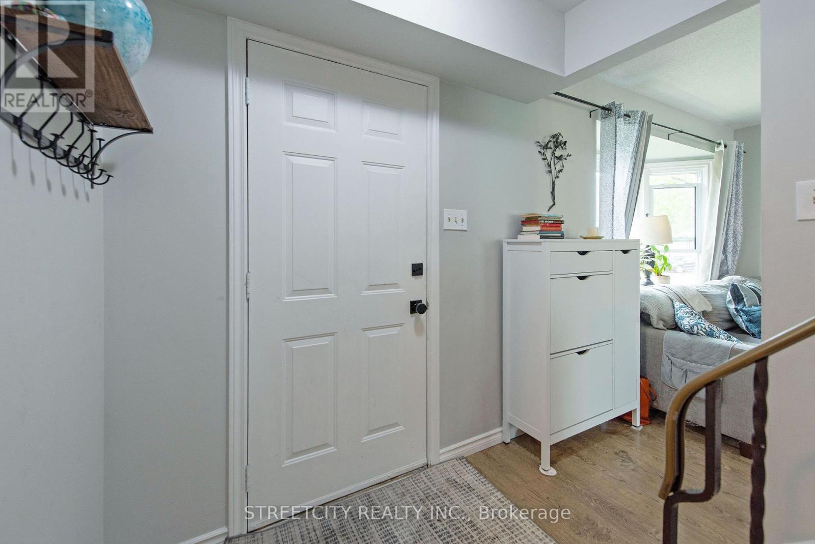 138 Carlyle Drive, London East, Ontario  N5V 3T1 - Photo 12 - X12147202