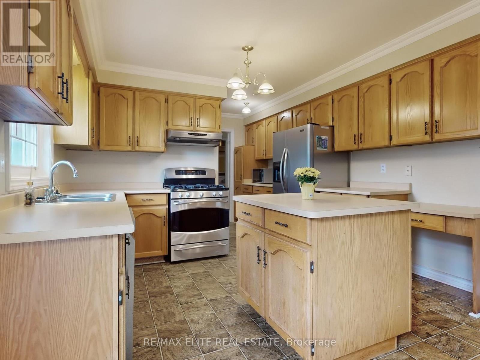 30 Cynthia Crescent, Richmond Hill, Ontario  L4E 2P8 - Photo 22 - N12136970