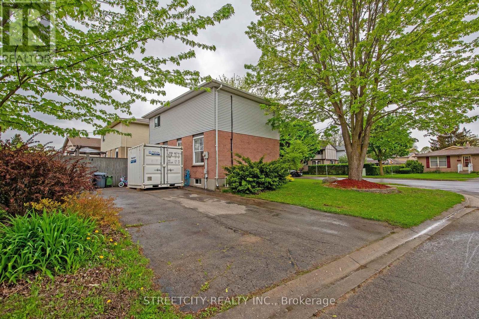 138 Carlyle Drive, London East, Ontario  N5V 3T1 - Photo 48 - X12147202