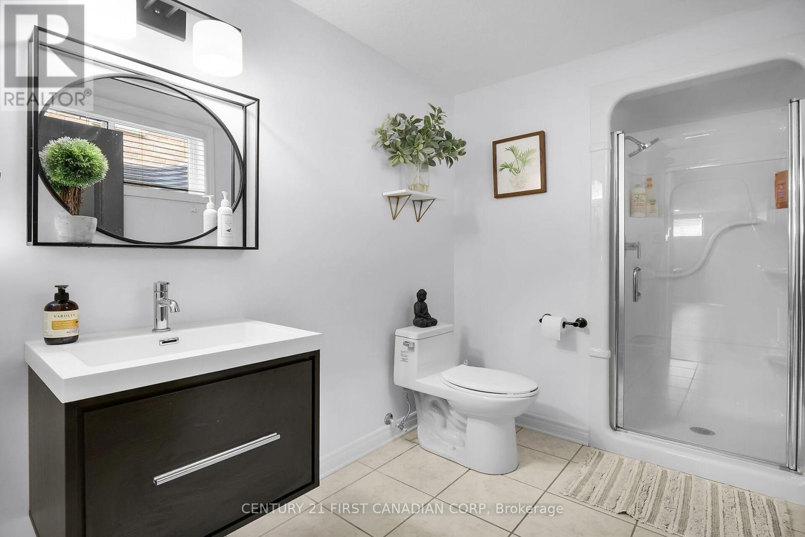 292 Thorn Drive, Strathroy-Caradoc (Ne), Ontario  N7G 4E1 - Photo 29 - X12164965
