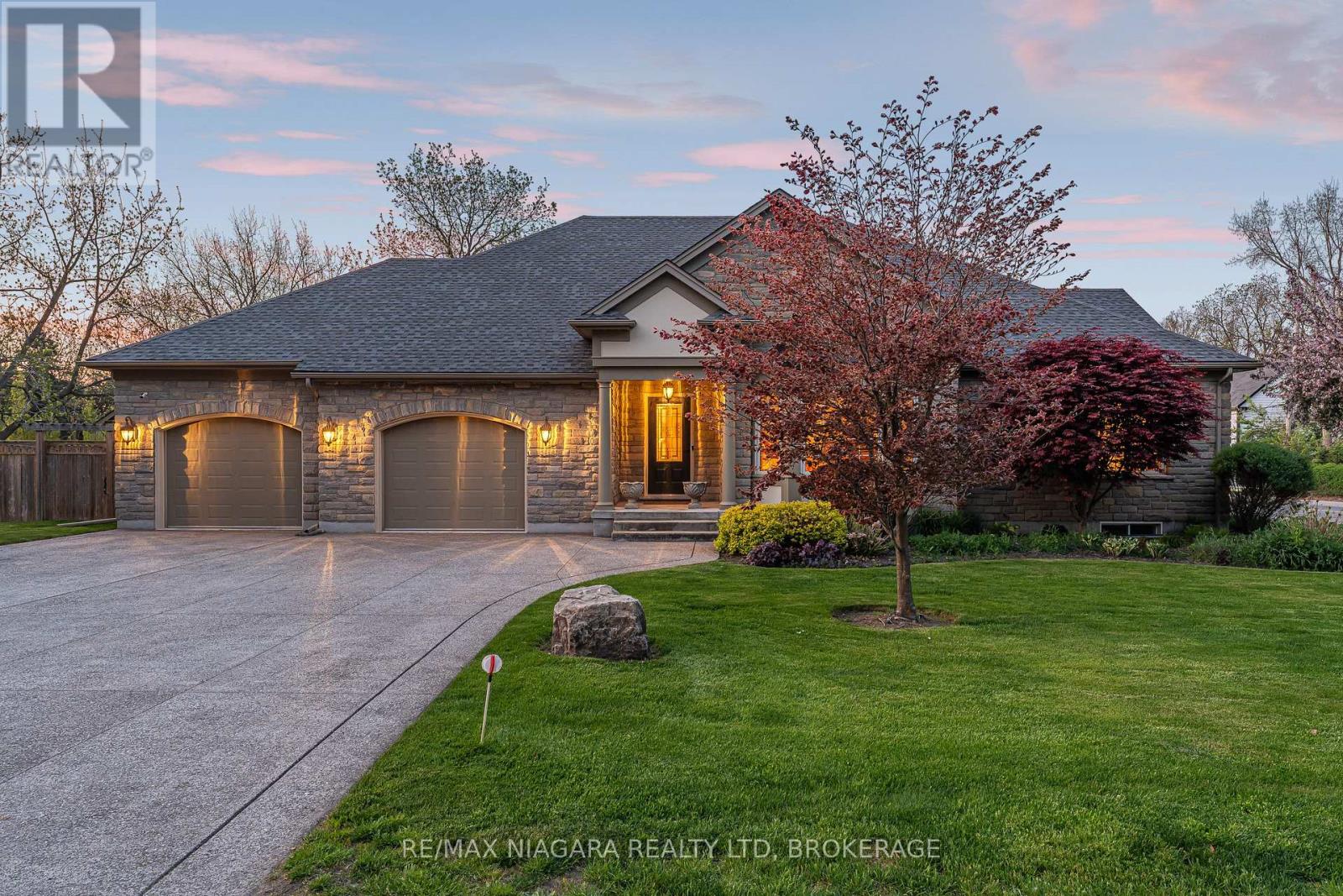 222 Four Mile Creek Road, Niagara-On-The-Lake, Ontario  L0S 1P0 - Photo 2 - X12161539