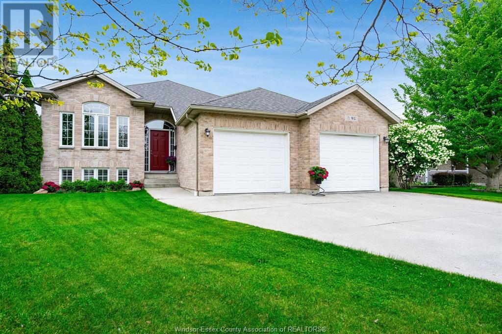 MLS# 25012771: 95 MILLBROOK DRIVE, Kingsville, Canada