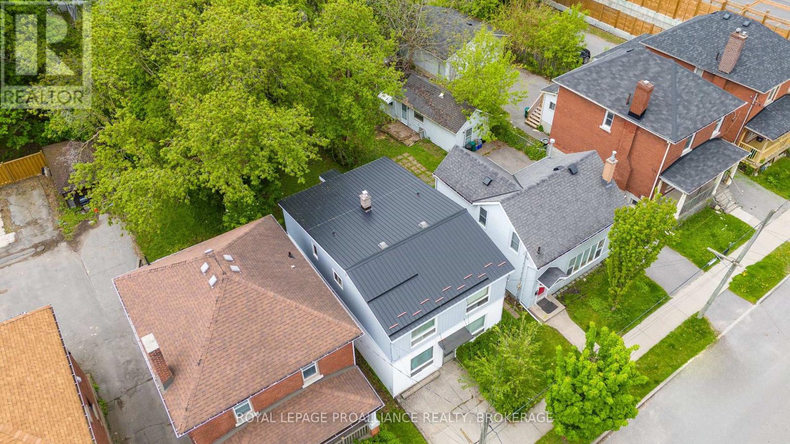 176 Nelson Street, Kingston, Ontario  K7L 3X1 - Photo 3 - X12164939