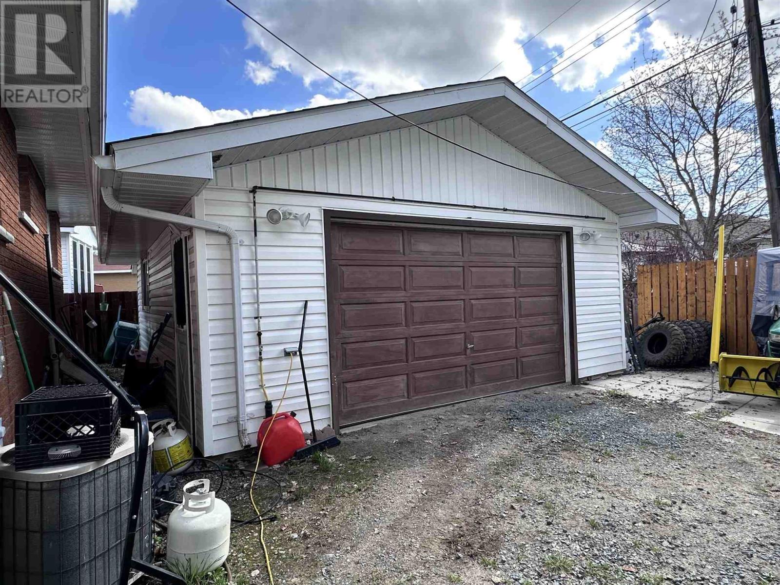 76 Mississauga Ave, Elliot Lake, Ontario  P5A 2K5 - Photo 3 - SM250248